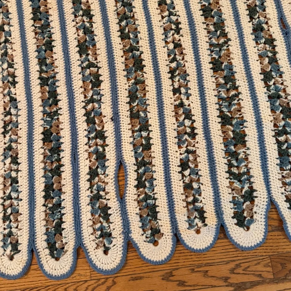 2.5 Vtg Handmade Mile a Minute Crochet Afghan 70.5x91.25 Blue Cream Striped